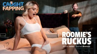 Roomie’s Ruckus – Kenna James e Nathan Bronson